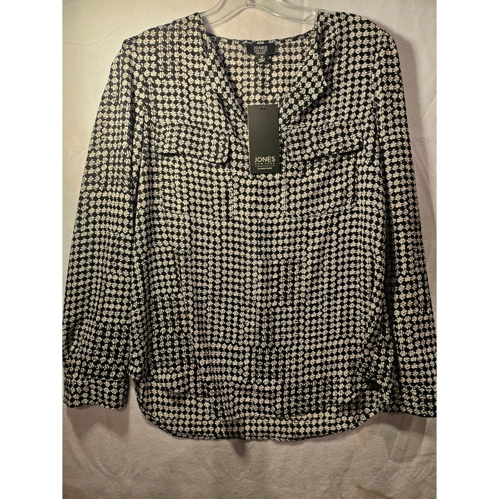 Jones New York Signature 4008 Black White Geometric Floral Blouse NWT Medium